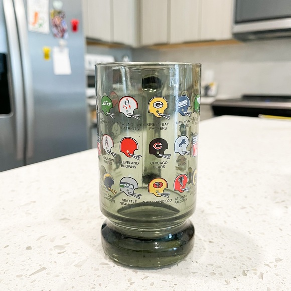Vintage 1970s NFL Grey Smoke Glass Mug Football Team Helmets Beer Stein EUC - Picture 2 of 4